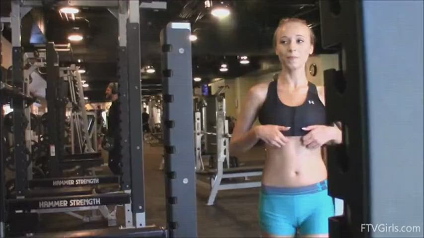 Flashing boobs in the gym &#8211; Nude Women | Porn Pictures